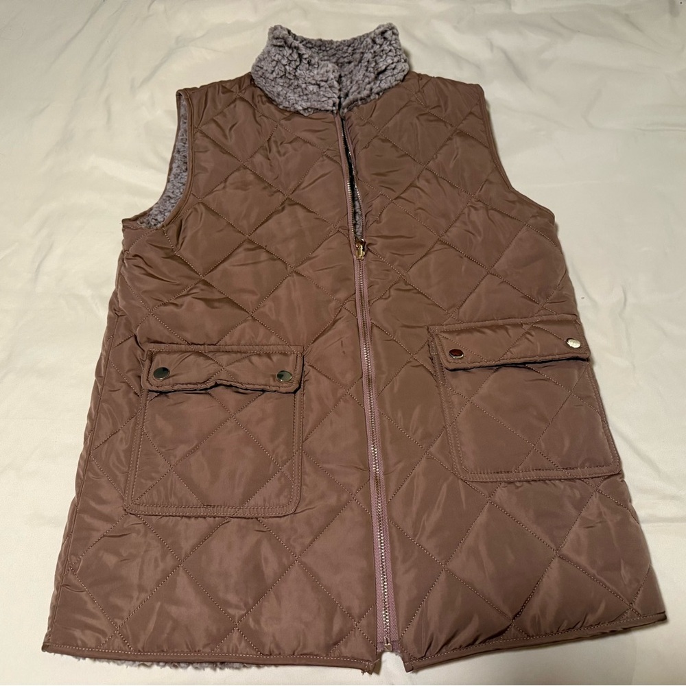 Stylish brown quilted vest - size L